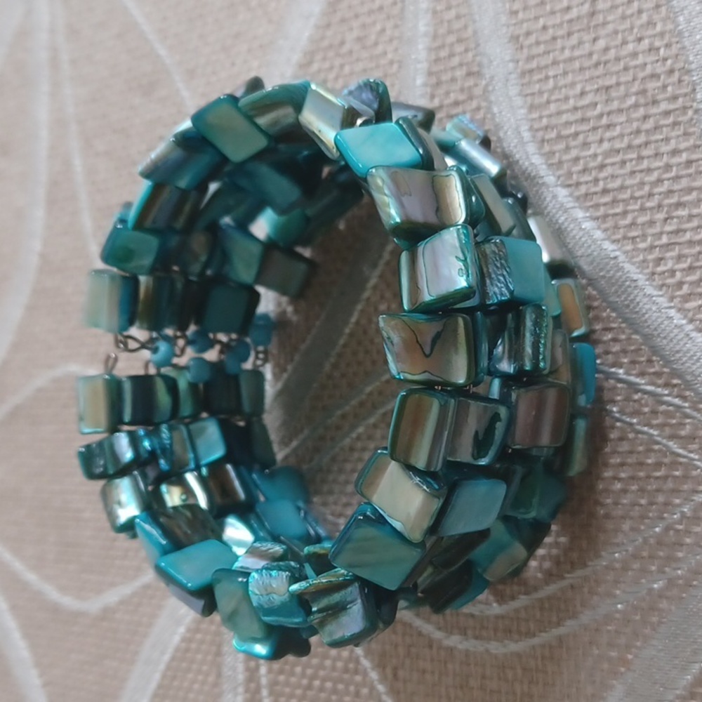 Blue Shell Bracelet! - Picture 3 of 6